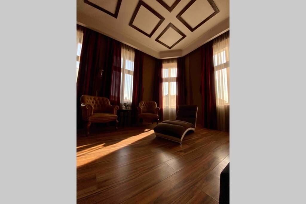 Heart Of Oradea, Old City Orient *Self-Checkin* Esterno foto